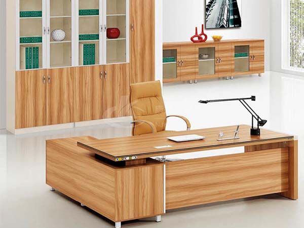 鴻華融資再次選康冠采購辦公家具